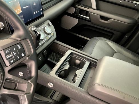 Used 2024 Land Rover Defender 130 Outbound image 15