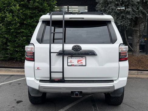 Used 2017 Toyota 4Runner TRD Off-Road Premium AWD/4WD image 14