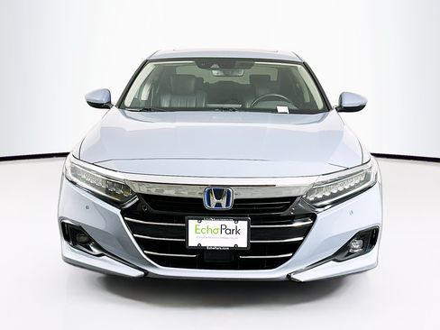 Used 2021 Honda Accord Touring image 2