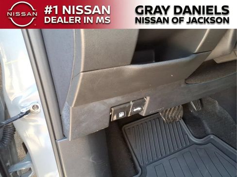 Used 2024 Nissan Kicks SV FWD image 12