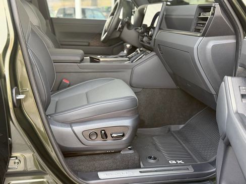 Used 2024 Lexus GX 550 w/ Accessory Package (Z1) AWD/4WD image 79
