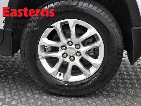 Used 2021 Chevrolet Traverse LT image 33