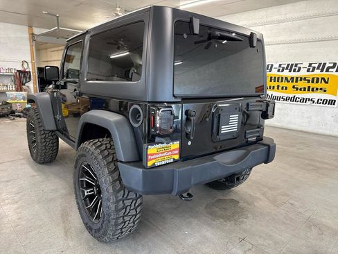 Used 2015 Jeep Wrangler Rubicon w/ Power Convenience Group AWD/4WD image 65