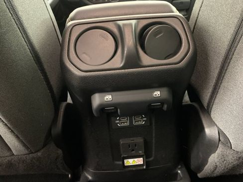 Used 2024 Jeep Wrangler Unlimited Sahara AWD/4WD image 32