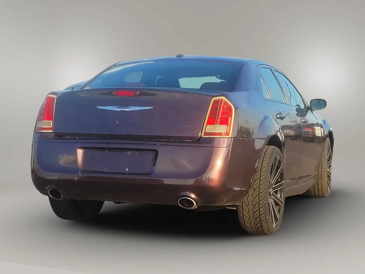 Used 2013 Chrysler 300 S RWD image 7