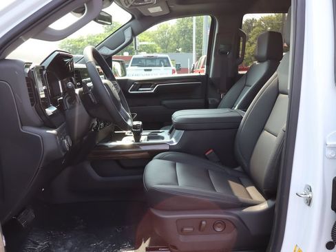 New 2026 Chevrolet Silverado 1500 RST w/ Redline Edition AWD/4WD image 7