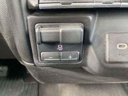 Used 2023 Chevrolet Silverado 2500 LT w/ Convenience Package image 23