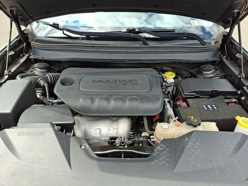 Used 2020 Jeep Cherokee Latitude Plus FWD image 26