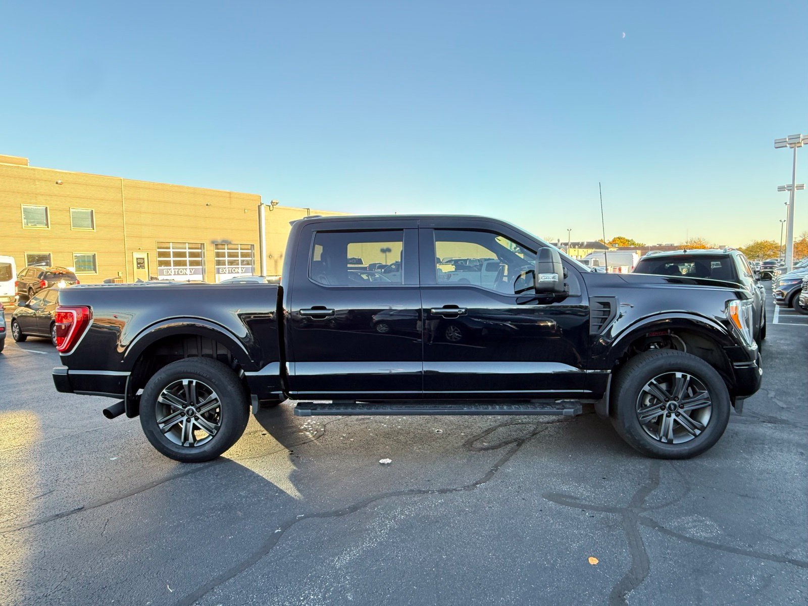 Used 2021 Ford F150 XLT w/ Equipment Group 302A High AWD/4WD image 3