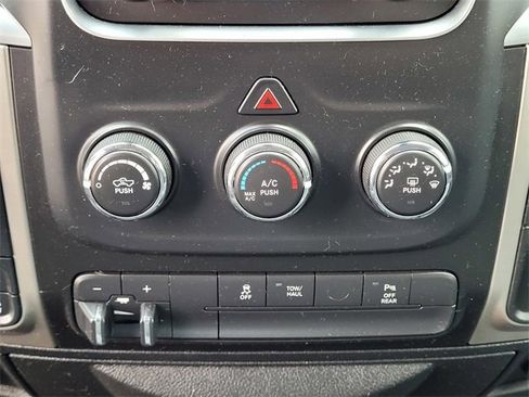 Used 2019 RAM 1500 Classic SLT image 21