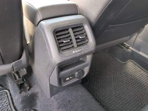 Certified 2022 Volkswagen Tiguan SE w/ Panoramic Sunroof Package image 26