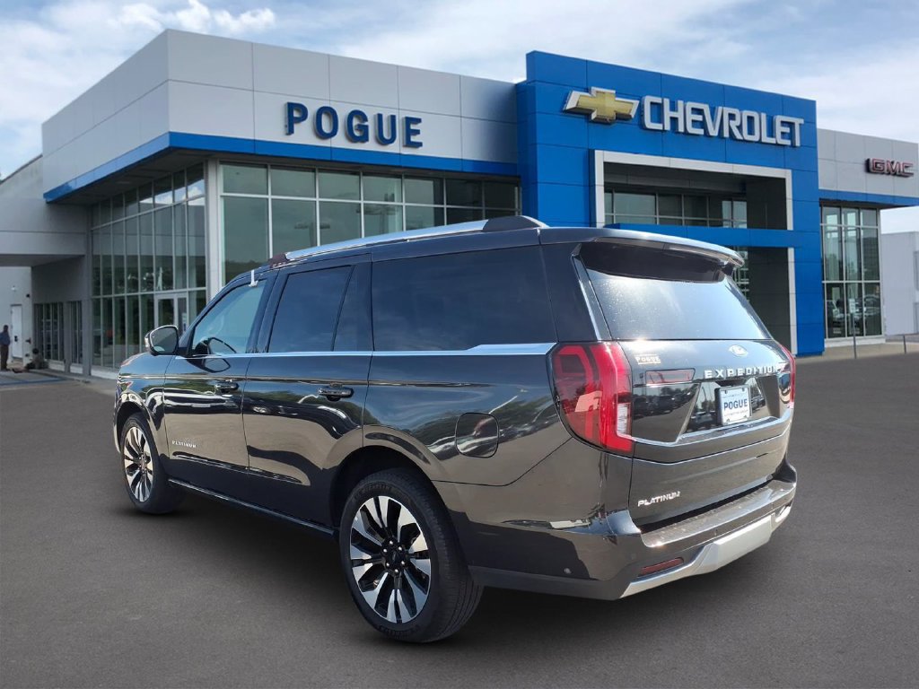 Used 2025 Ford Expedition Platinum w/ Driver's Package AWD/4WD image 3