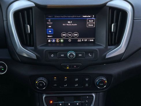 Used 2024 GMC Terrain SLE image 17