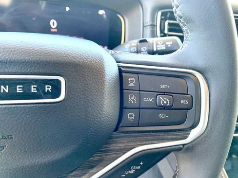 Used 2024 Jeep Wagoneer Series II w/ Flexible Seating Group image 36