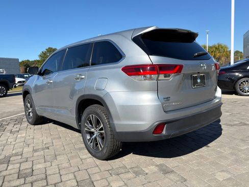 Used 2018 Toyota Highlander LE image 10