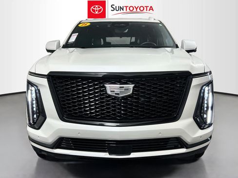 Used 2025 Cadillac Escalade ESV Sport Platinum AWD/4WD image 10