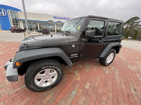 Used 2018 Jeep Wrangler Sport image 6