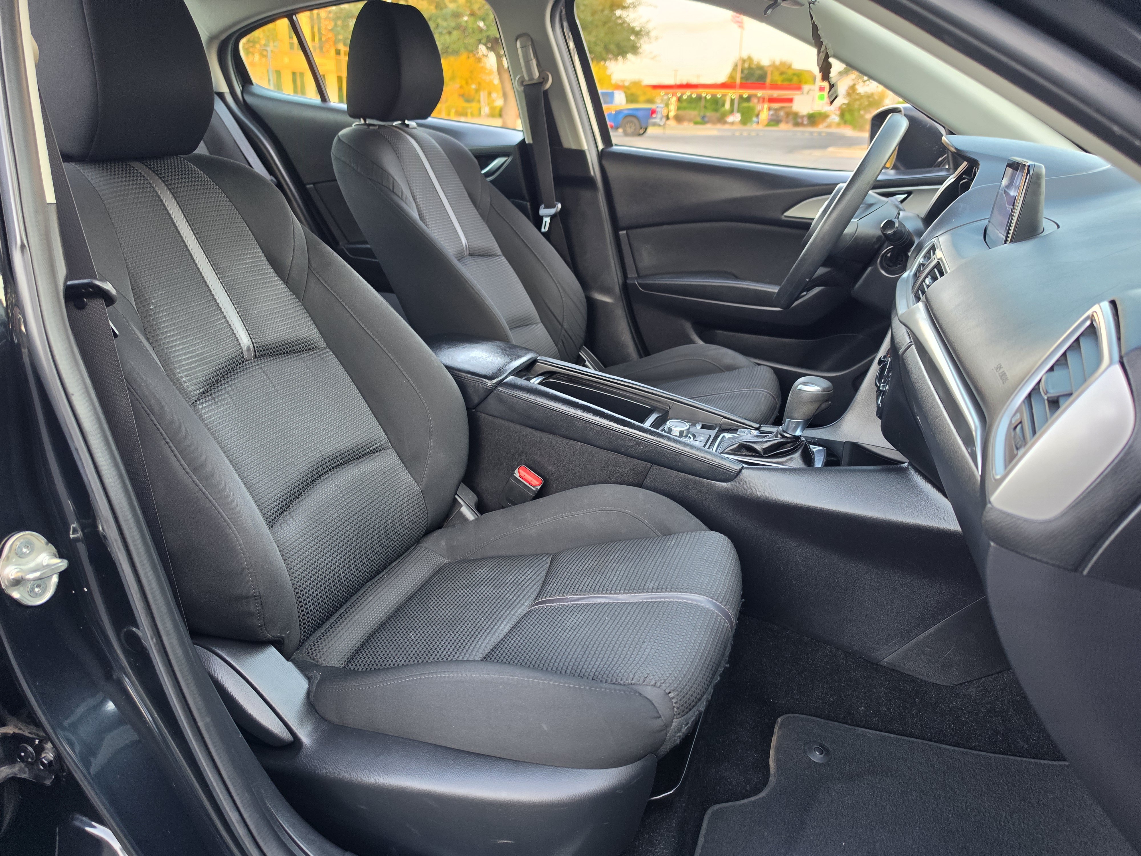 Used 2018 MAZDA MAZDA3 Sport w/ Preferred Equipment Package FWD image 14