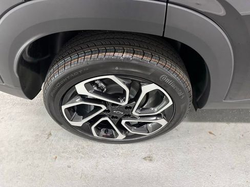New 2026 Chevrolet Trax RS w/ Sunroof Package FWD image 4