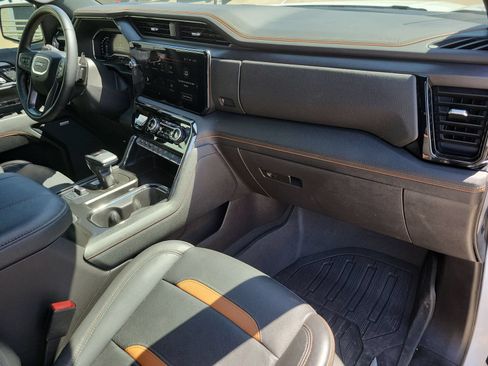 Used 2024 GMC Sierra 1500 AT4 w/ AT4 Premium Package AWD/4WD image 29