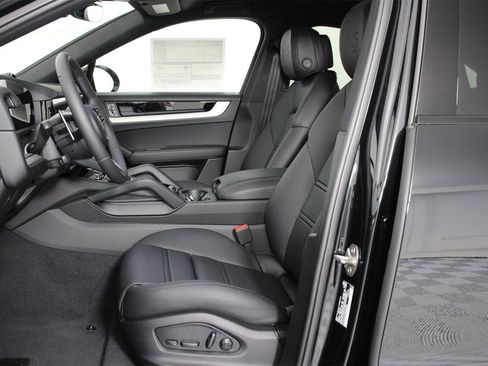 New 2026 Porsche Cayenne Coupe image 5