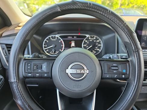 Used 2023 Nissan Rogue SV FWD image 18