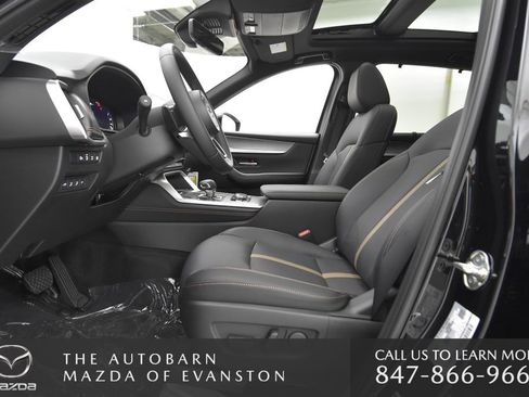 Certified 2025 MAZDA CX-70 Plug-In Hybrid w/ Premium Plus image 37