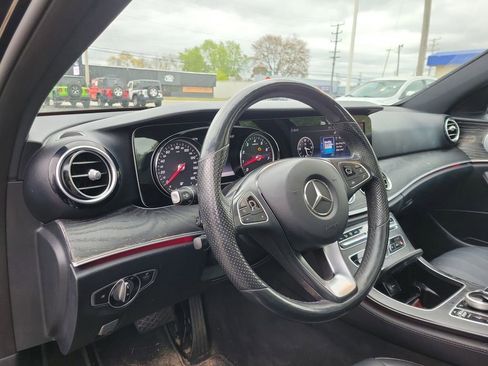 Used 2018 Mercedes-Benz E 400 4MATIC Sedan image 19