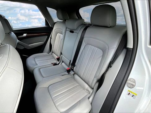 Used 2022 Audi Q5 2.0T Premium Plus AWD/4WD image 22