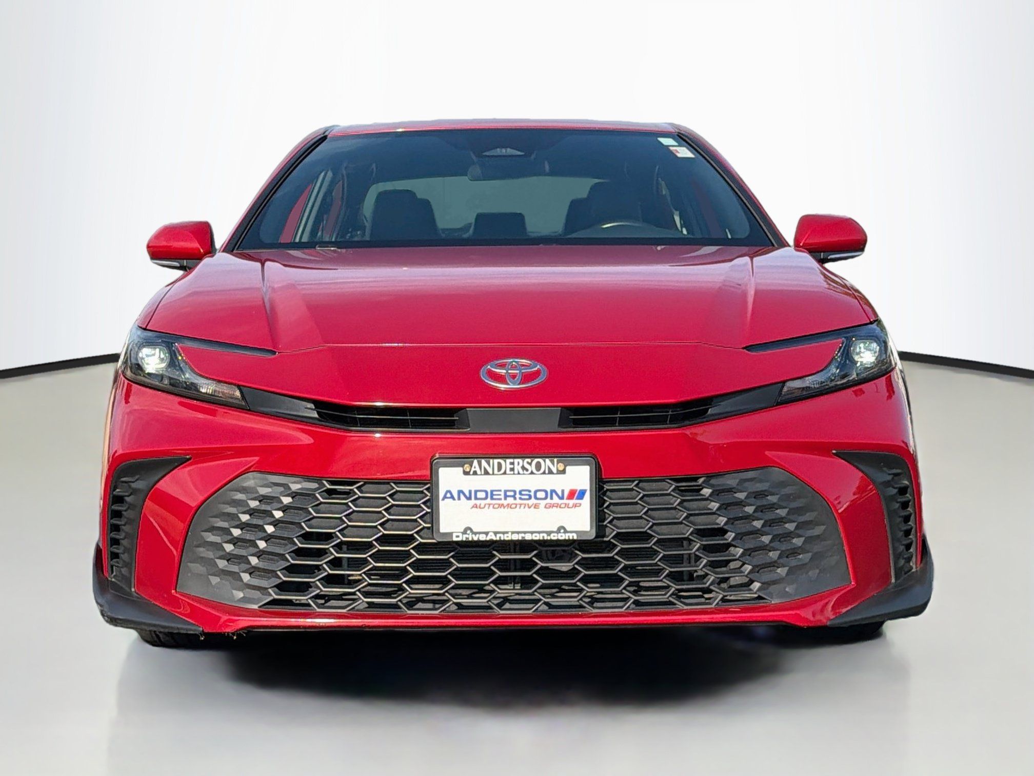 Used 2025 Toyota Camry SE FWD image 5
