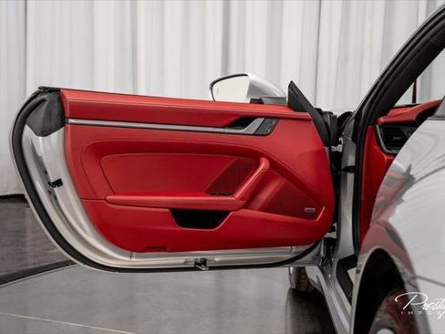 Used 2025 Porsche 911 Carrera RWD image 19