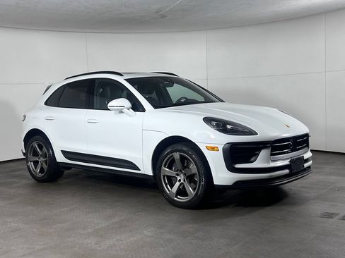 Certified 2023 Porsche Macan Turbo AWD/4WD image 9
