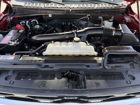 Used 2022 Ford Expedition Limited image 12