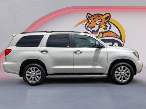 Used 2013 Toyota Sequoia Platinum AWD/4WD image 4