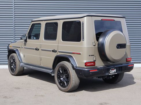 Used 2025 Mercedes-Benz G 550 image 3