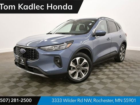 Used 2024 Ford Escape Platinum AWD/4WD image 1