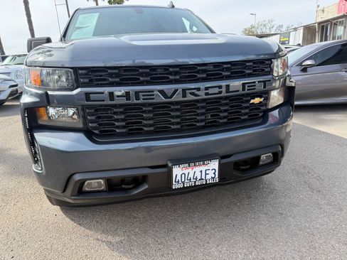 Used 2021 Chevrolet Silverado 1500 Custom image 3