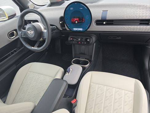 Used 2025 MINI Cooper S FWD image 18