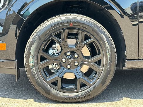 New 2025 Ford Maverick Lobo image 23