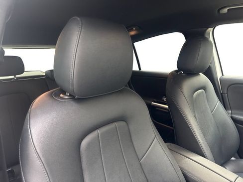 Used 2025 Mercedes-Benz GLA 250 image 43