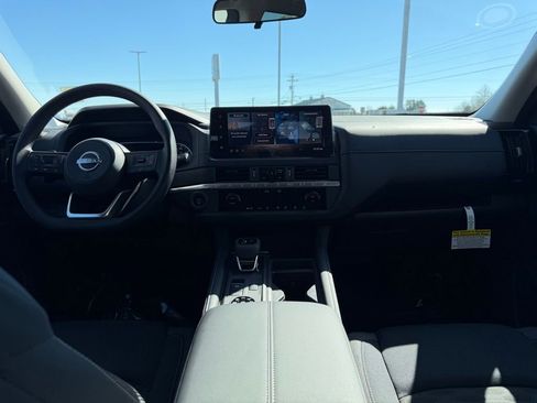 New 2026 Nissan Pathfinder S image 19