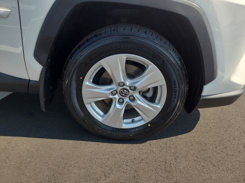 Certified 2019 Toyota RAV4 XLE w/ Convenience Package AWD/4WD image 12