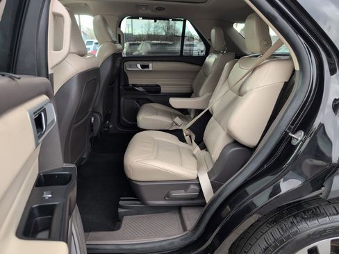 Used 2020 Ford Explorer Platinum image 29