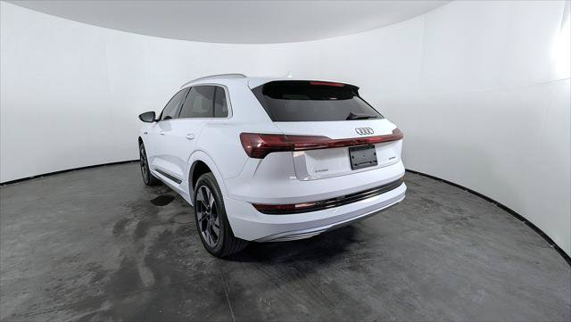Used 2023 Audi e-tron Premium AWD/4WD image 4