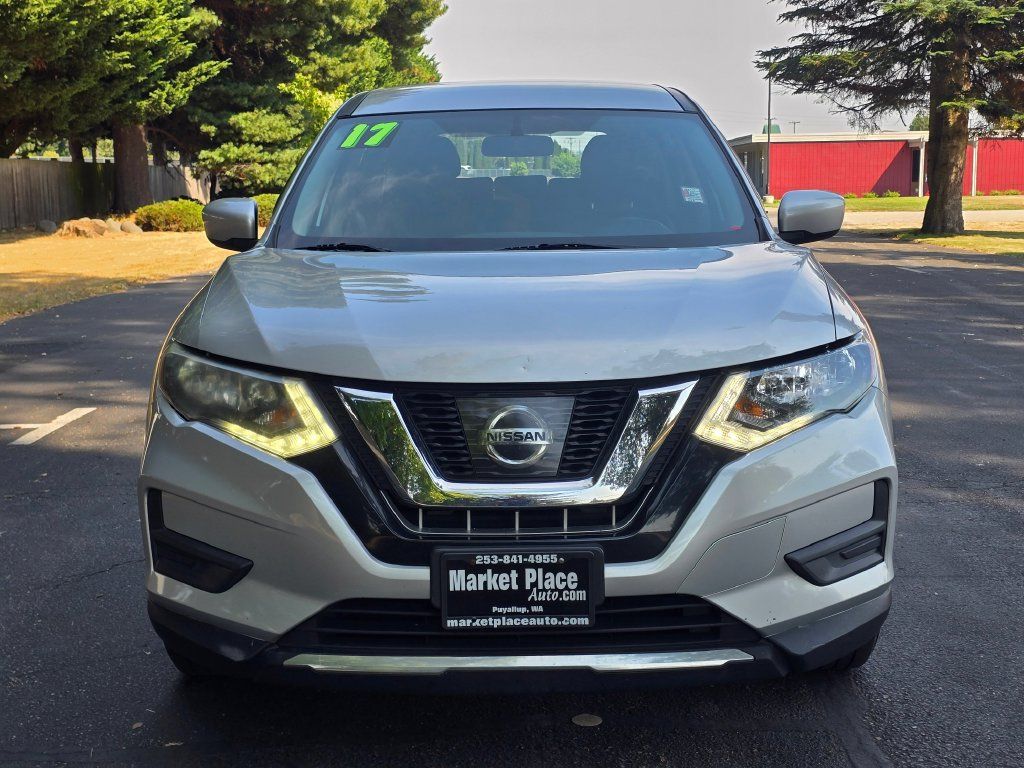 Used 2017 Nissan Rogue S AWD/4WD image 9