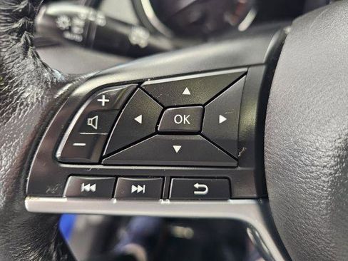 Used 2018 Nissan Rogue SL AWD/4WD image 10