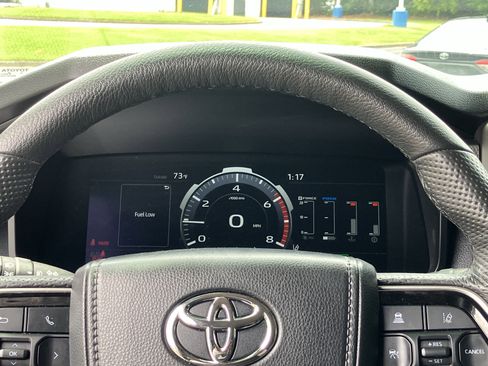 Used 2024 Toyota Tundra Limited AWD/4WD image 23