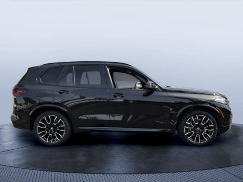 Certified 2025 BMW X5 xDrive40i w/ M Sport Package AWD/4WD image 6
