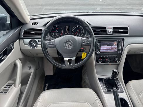 Used 2015 Volkswagen Passat TDI SE FWD image 22