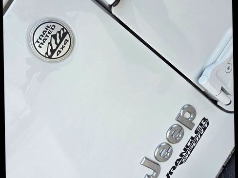 Used 2018 Jeep Wrangler Sport image 21